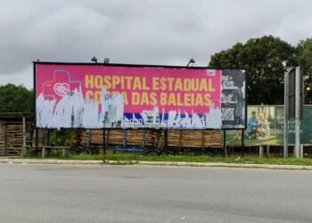 Vandalismo em outdoors do Hospital Estadual Costa das Baleias: polícia investiga o caso
