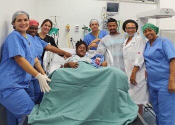 Hospital Menandro de Faria celebra o primeiro nascimento na nova ala obstétrica e fortalece a saúde materno-infantil na Bahia