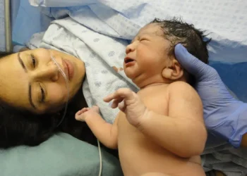 Conselho Federal de Enfermagem define normas para parto domiciliar