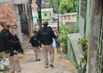 Salvador: Polícia Civil realiza operação no combate a explosão de caixas eletrônicos