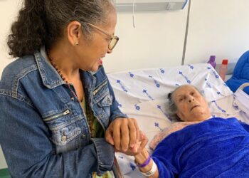 Hospital Estadual Costa das Baleias inicia operação tendo mulher de 99 anos como primeira paciente