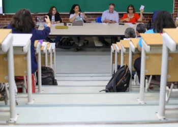 Professores universitários retomam atividades após 70 dias de greve