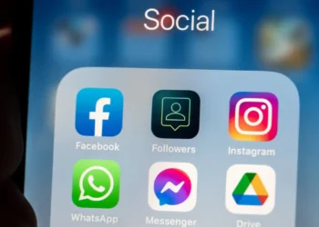 Dos 20 deputados do GT das redes, 14 são contra criminalizar fake news