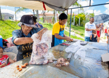 Moradores geram renda extra com ação de Páscoa da Prefeitura