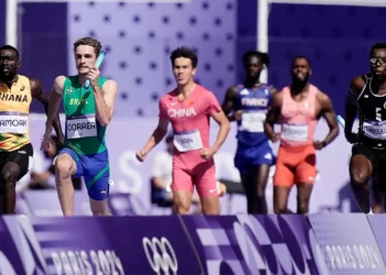 Brasil fica fora da final do revezamento 4x100m no atletismo em Paris