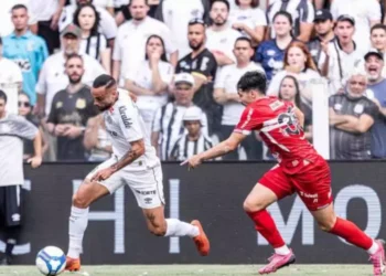 Santos tem festa frustrada e perde para o CRB na Vila