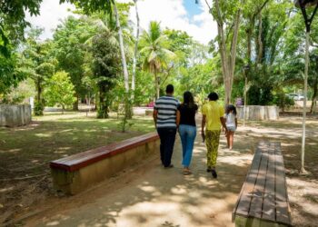 População celebra abertura do Horto de Camaçari