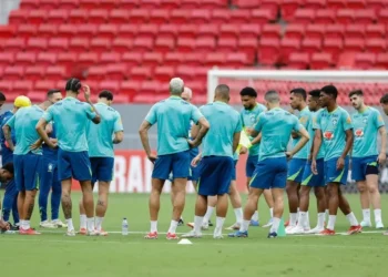 Dorival Jr. promove seis mudanças na Seleção para enfrentar a Argentina