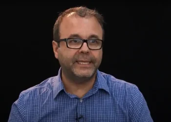 Brasil tem estrutura digital colonizada, alerta sociólogo