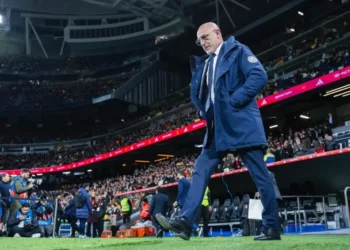 Técnico diz que Espanha foi superior ao Brasil e lamenta empate no fim: “Me dá raiva”