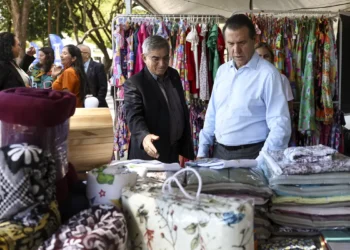 Trabalhadores podem atualizar documentos e vacinas na Esplanada