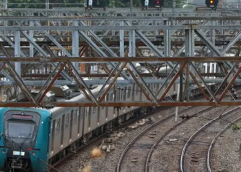 Dois militares e um civil morrem em conflitos em linhas de trem no Rio