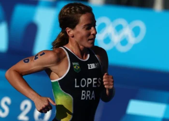 No revezamento misto, triatlo do Brasil encerra na 8ª posição em Paris 2024