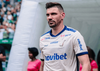 Presente em todos os jogos do Fortaleza, João Ricardo vibra com feito histórico na Série A: “Uma honra”