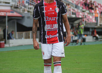 Presente em todos os jogos do Joinville no estadual, Warley valoriza classificação e aposta na força da torcida para duelo diante do Avaí: “Sinergia”