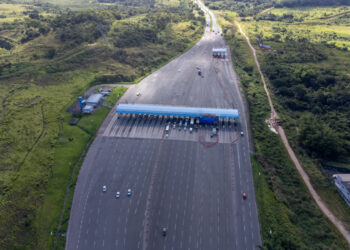 VIABAHIA realiza serviço no pavimento nesta sexta na BR-324