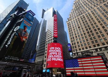 iFood celebra recorde de 120 milhões de pedidos mensais com anúncio na Times Square