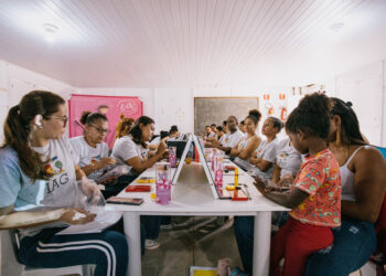 Pintando um novo futuro: projeto maquie&crie irá formar mais de 150 jovens em maquiagem artística na Bahia