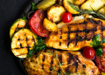 Carnaval: confira dicas para cuidar da alimentação e hidratação na folia