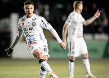 Presente em 27 jogos na temporada, Neto Paraíba ressalta campanha do Operário na Série B