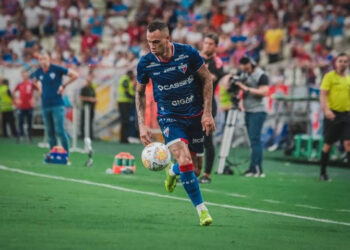 Recuperado de uma fratura no braço, Breno Lopes comemora retorno ao time do Fortaleza