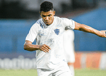 Atacante Adilson Bahia alcança feito expressivo no Campeonato Catarinense