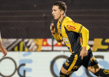 Após hat-trick pelo Novorizontino, Nathan Fogaça vence mais uma e entra no G4 da Série B: “Caminho certo”