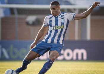 Em boa fase, Jonathan Costa conta com ‘Ressacada linda’ para duelo do Avaí com o Guarani
