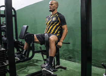 Diante do Santos, maior vítima da carreira, Patric comemora vitória do Amazonas e marca de 700 jogos como profissional