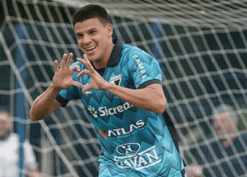 Após gol e classificação com o Azuriz, Augusto Galvan ‘vira a chave’ para os mata-matas do Paranaense