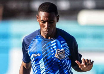 Aos 18 anos, Filipe Dahora é relacionado pela primeira vez para um jogo do time profissional do Água Santa e reforça confiança em acesso à Série C