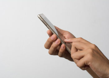 Nomofobia: psiquiatra explica como a dependência digital afeta a mente