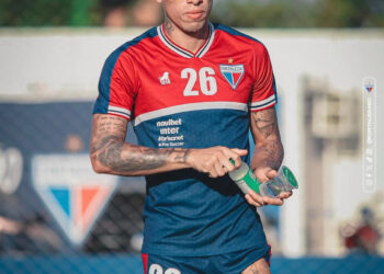 Após cumprir suspensão, Breno Lopes fica à disposição no Fortaleza para duelo contra ex-clube