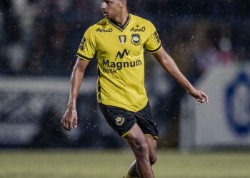 Presente em todos os jogos do São Bernardo na Série C, Romisson foca em duelo decisivo contra Botafogo-PB