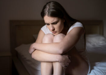 Autossabotagem: especialista explica o ato psicológico e como prevenir