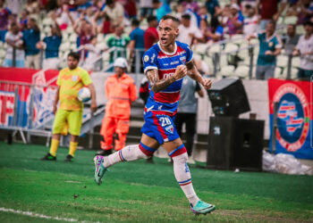 Com atuação de gala, Breno Lopes comemora seu primeiro gol na Arena Castelão pelo Fortaleza