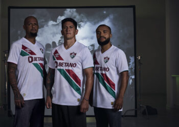 Fluminense e Umbro apresentam a nova camisa branca para 2024