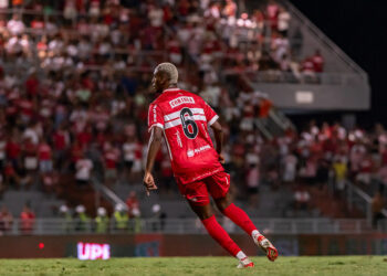 Caio César vibra com terceira vitória seguida do CRB e projeta ‘semana pesada’