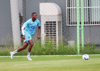 Após título da liga nacional, Caio César assume a camisa 10 e abre temporada com disputa da Supercopa do Vietnã