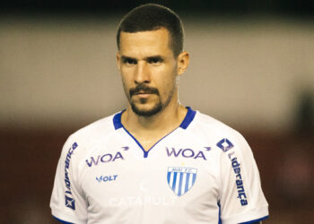 Presente em todos os minutos da temporada, Mário Sérgio poderá completar 50 jogos pelo Avaí