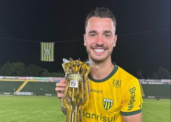 Assistência, gol e título: Heitor Roca celebra conquista pelo Ypiranga e vaga na Copa do Brasil
