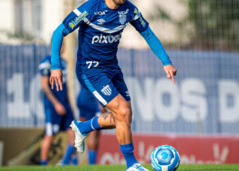 Versátil, Thales Oleques vê Avaí em evolução e pede ‘máxima atenção’ em primeiro jogo decisivo