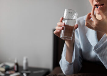 Terapia de reposição hormonal feminina: conheça mitos e verdades sobre o tema