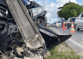 Número de colisões de veículos em postes cresce 8% na Bahia no primeiro semestre de 2025