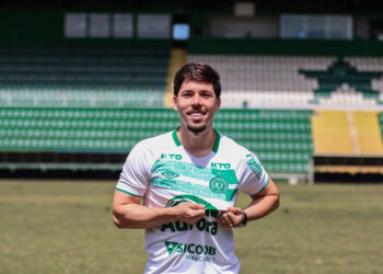 Oficialmente apresentado, Eduardo Person não esconde felicidade em defender a Chapecoense: “Motivado”