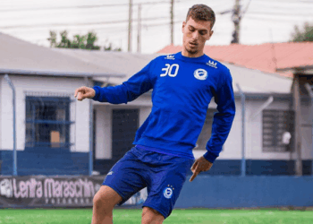 Anunciado pelo Glória-RS, zagueiro Parrudo mira primeira experiência no futebol gaúcho