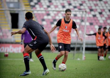 Após estreia pelo profissional do JEC, Erick Crispim elogia pré-temporada e prevê Catarinense ‘muito forte’