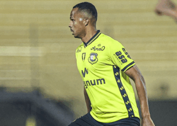 Titular em todas as rodadas, Romisson valoriza bom começo do São Bernardo na Série C: “União e foco”