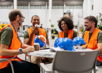 Indústria baiana tem vagas abertas com bons salários e foco no bem-estar dos trabalhadores