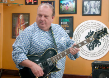 “Pesadelo na Cozinha”: Erick Jacquin toca o terror em restaurante especializado em hot dog